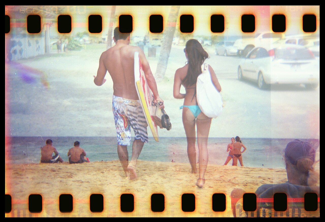 Fujifilm 200 (Fujicolor 200) 35mm color negative film box