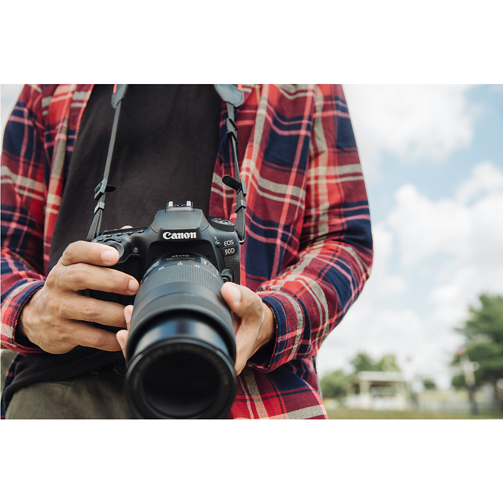 Canon EOS 90D DSLR Camera with EF-S 18-135mm f/3.5-5.6 IS USM Lens Kit