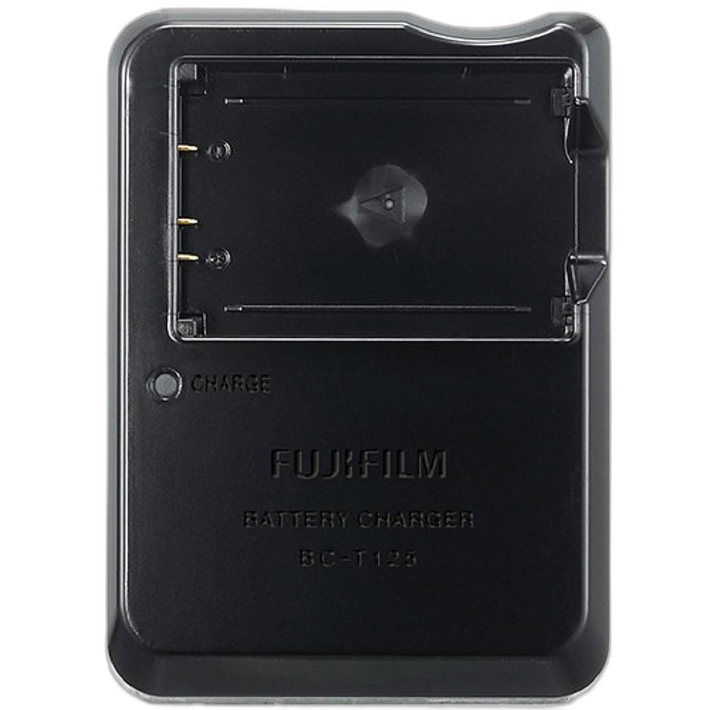 Affordable Film Cameras for Beginners in 2024: 35mm Point-and-Shoot vs. Voigtländer Perkeo I