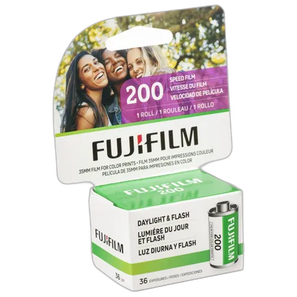 FUJIFILM Fujicolor 200 Color Negative Film (35mm Roll Film, 36 Exposures)