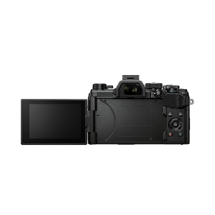 OM SYSTEM OM-5 weather-ready body