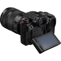 Panasonic Lumix S1II with 24-60mm f/2.8 Lens Kit 2