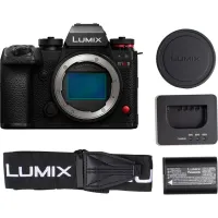 Panasonic Lumix S1RII with 24-60mm f/2.8 Lens Kit 2