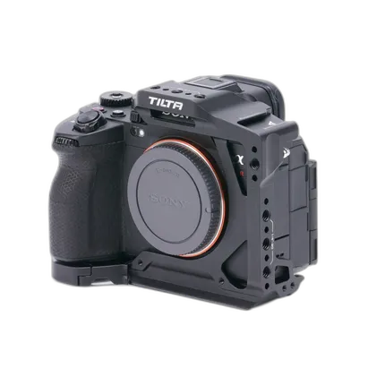 Tilta Half Camera Cage for Sony a7R V - Black