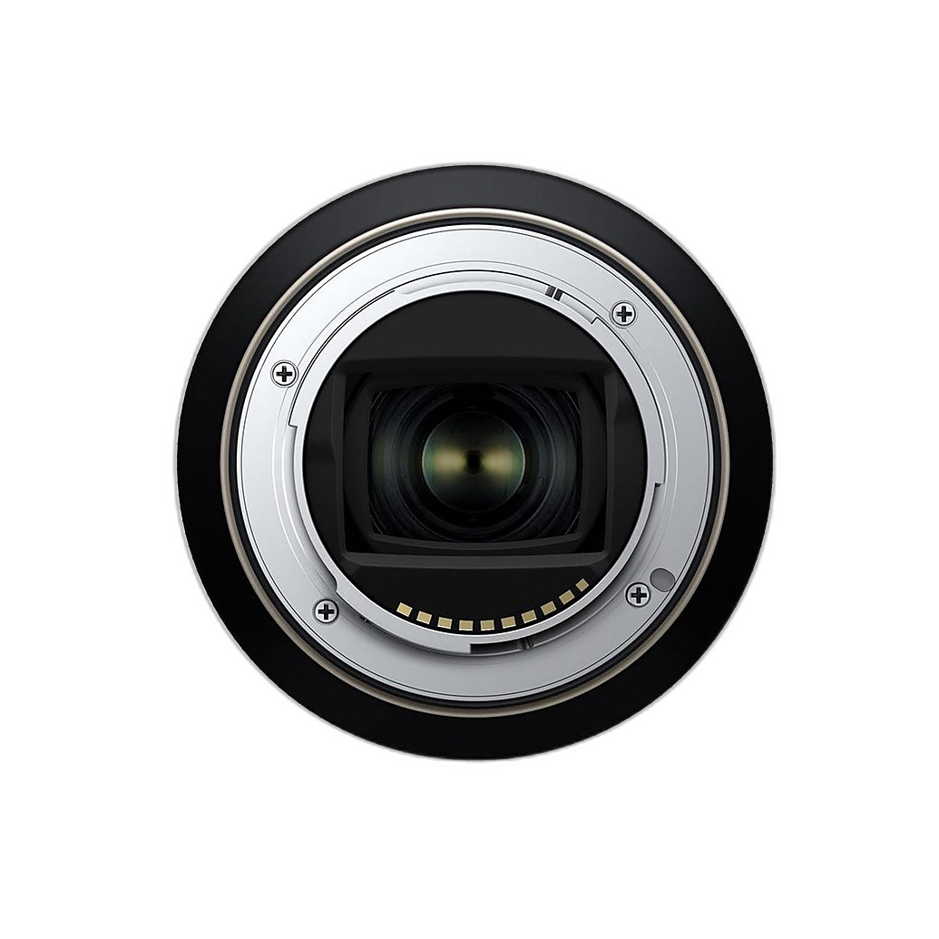 Tamron 28-200mm mounted perspective