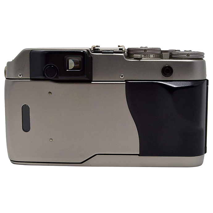Contax G1 w/ 45mm f/2 and TLA140 Flash Review: How to Capture