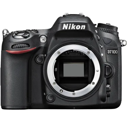 Used Nikon D7100 DSLR **Flash wont pop up, but does fire** - As is