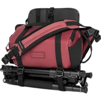 Wandrd ROGUE Sling 6L Rhone Burgundy 4